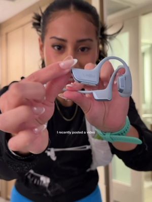 I got a ton of questions about these @Shokz Sports headphones and YES the Sky Blue really pops! 💙 But beyond the color, they’re the only headphones I trust for long runs and race day. Ran the @nycmarathon  with them. 10/10 recommend! #Shokz #OpenRunPro2 #nycmarathon #RunWithShokz