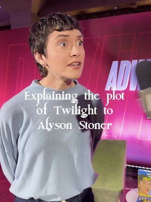 @Alyson Stoner is “team omg????” #twilight #teamedward #teamjacob #brandweek #renesmee @Taylor Lautner 