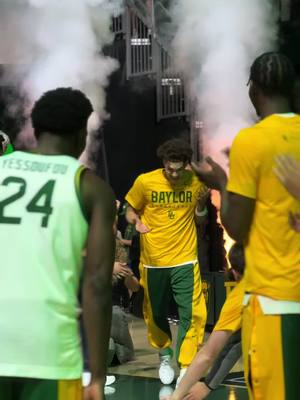 New season, who dis? #SicEm @Dan_skillings @Tounde Yessoufou @Vlonecam @Baylor Men’s Basketball 