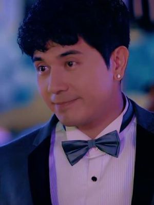 Punong-puno ng tensyon ang pamilya Cabrerra. Anong mangyayari 'pag napigtas na ang pasensya ng isa sa kanila? Abangan sa #TheAlibiOnPrime, paparating na sa November 7.