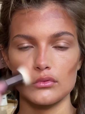 How I like to map out and build up a bronze using my @Tanielle Jai 3.Cream Buffer for the perfect blend (just restocked) • makeup some time ago on angel @Elise Zecevic  #underpainting #bronzingtechnique
