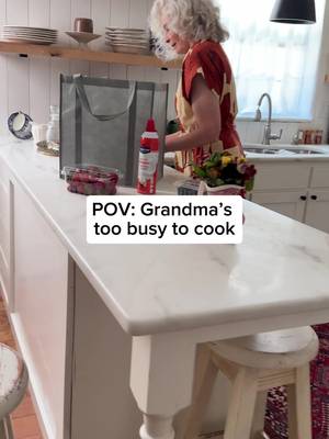 Save time and effort with our ready-to-serve desserts for the holidays 😋 #EasyHosting #HostingHacks#ThanksgivingPie#familyrecipe