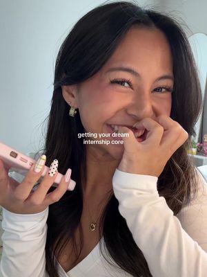 SO EXCITED TO JOIN THE @e.l.f. Cosmetics as a social media intern!!! 🥹⭐️🫶🏼 such a dream come trueeee AHHH #elfbeautyintern #internship #college #elfbeauty #studentlife 