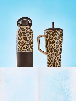 Too bold to blend in, & too iconic to ignore 🐆 Introducing Leopard Latte – the first Capsule Collection of the season that we created with one of our faves, @Krista Horton ✨ Here’s everything you need to know about this upcoming drop: 🤎 A creamy, matte base covered in a glossy, neutral leopard print 🤎 Dropping in Era 30oz + 40oz, Resa 35oz, Rise 35oz, Müv 15oz, Nav 25oz, Slim, Trio, Leap, Straw Caps (+ something else coming later 🤫) 🤎 100% leakproof 🤎 Top-rack dishwasher safe 🤎 Limited-edition (once they’re gone, they’re gone!) 🤎 Available 11.07 @ 10am MST (sign up at the link in bio to get a password for 30min early access @ 9:30am MST)