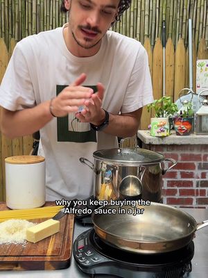 The Real Alfredo Sauce   Ingredients: Pasta 500g  Butter 150g  Parmigiano, shaved 200g  Salt to taste 🔗 Find the full RECIPE CARD at link in bio 👀 ☠️Not all pasta sauces are full of harmful additives, jest get the habit of READING LABELS.  Or better yet, cook everything from scratch like I do: you’ll know exactly what you’re eating and end up with meals that are healthier and way more flavorful. You can change the ingredients however you prefer. Add garlic if you like it garlicky, mix cheeses for a deeper flavor.. Have fun, let your creativity go using fresh ingredients, that’s exactly what Mediterranean diet is about.   📚 Follow my page and go find out about Alfredo di Lellio, the chef who invented this dish almost 100 years ago.
