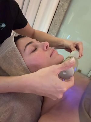 More people interested in aesthetics should know about this. 👀 see if @Endospheres Official is offered anywhere near you, I did mine at @Skin Rehab Beverly Hills 