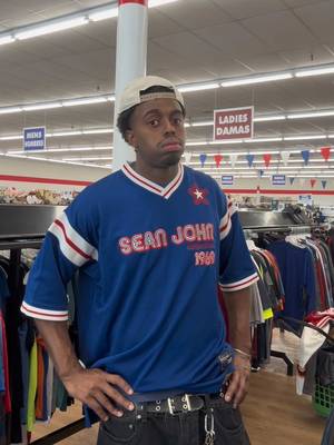 Thrifting in Texas🤠 #fyp #thrifting #vintagefashion 