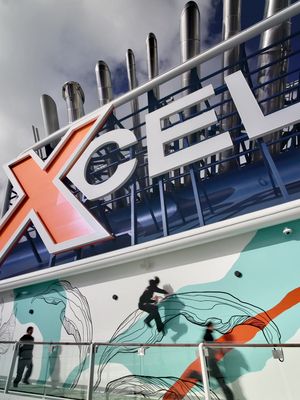 Parkour… at sea?! Let’s just say the Celebrity Xcel crew took “onboard entertainment” literally 😏