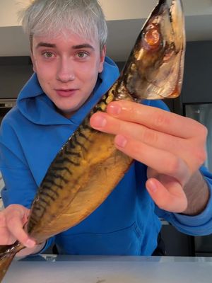 Sometimes you need to eat an entire fish💅🐟 #coldsmokedmackerel 