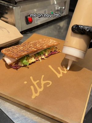 Mariah is OUT & so is the JOE Ho Ho festive sandwich, in the UK & US🎄 #fyp #foryoupage 