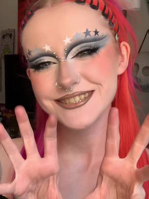EYESHADOW 101 BABY!!! it’s time to do the sharpest cut crease you’ve ever seen in your entire life  PRODUCTS: @Blend Bunny Cosmetics divination palette  @PLOUISE base  @Mehron Makeup paradise paints palette 