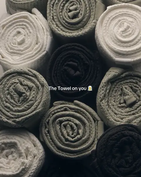 Because we love options: Our award-winning Towel is now available in classic White, sleek black, and now, limited-edition holiday Green. 🤍🖤💚 #crownaffair