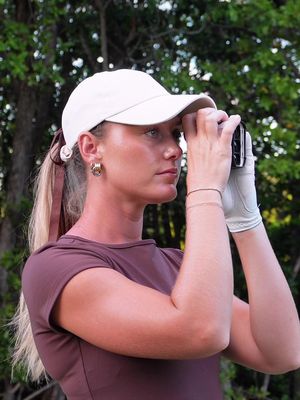 not the biggest fan of par 3s so i’ll gladly take a par :) #fyp #golfer #playaholewithme 