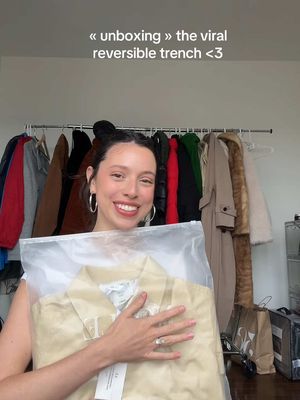 now i know the feeling, my fellow NOBLE girlies 🥹🪽🧚🏻 @NOBLE #falloutfit #trenchcoat #offnoble 