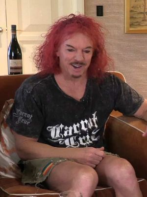 There’s no cool way to eat a hot dog. Hear the full episode with stand-up comedian @Carrot Top out now on ‘Go With Your Palate’ podcast.