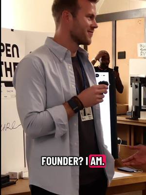 This startup founder pitches his AI Magic pen to VCs at @founders, inc. #startup #vc #Tech 