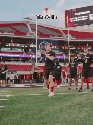 tune in at 7 pm on ESPN 2 to watch the cardinals take on the golden bears #cfb #louisvillecardinals #fyp 