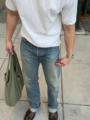 Today’s outfit involves these insane vintage Levi’s 