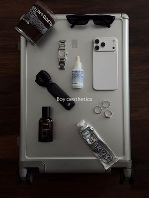 Just some simple aesthetics  #mensessentials #mensaccessories #cleanboyaesthetic 