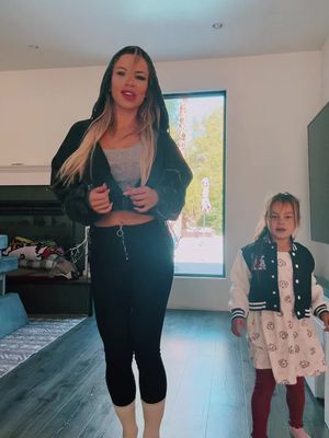 Mommy daughter tingsss #mommydaughter #sundaymorning #dancetrends we cant slide lmaoo - we triedddd