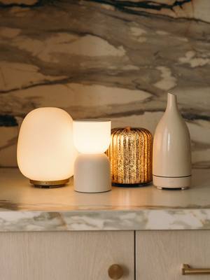 No wrong answers, but tell us which diffuser’s caught your eye 👀 1. Aroma Luma 🌙 2. Aroma Aurora ⌛️ 3. Aroma Lustre✨ 4. Aroma Om Pearl 🤍 #diffuser #aromatherapy #cozyhomedecor #holidaydecor #limitedediton 