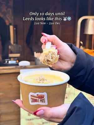 The countdown’s officially on! ☃️💫 In just 10 days, Leeds turns into a Xmas Wonderland, with over 60 stalls! Think mulled wine, seasonal cocktails, and street food from around the world 🤤 📅 21st Nov – 21st Dec 📍 Millennium Square, City Square, and Bond Court, Leeds City Centre #leedsbucketlist #leedschristmasmarket #christmasmarket #leedsfood #festiveseason 