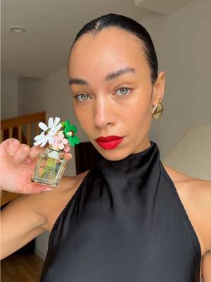 AD | Something sweet and wild for the holidays  - the Marc Jacobs Daisy Wild Eau de Parfum @MarcJacobsFragrances #gifttheremarcable #mjdaisy #mjpartner