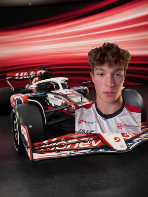 🗣️ Listen up, Ollie has something to say 🗣️ Hop into F1 World and take on his Pro Challenge lap before it's too late! #F125 