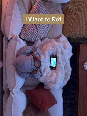 How do you explain this feeling to someone who actually likes to make plans? 😌 #cozyvibes #comfortcreator #cozygames #homebody 