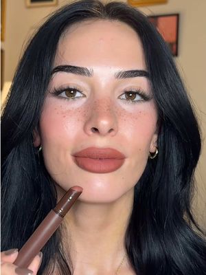 Wearing shade “vintage brown” 🤎 #lipcombo #joocyee #velvetlip #tiktokshopblackfriday #shopwithtaboost 