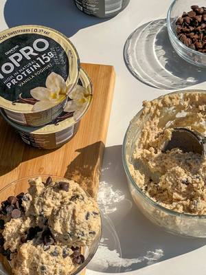 cookie dough DUPE, but make it high-protein 😏 @Tanisha  ingredients: ✨ 2 x pots Vanilla YoPRO Yoghurt ✨ ¼ cup maple syrup ✨ 1 cup almond flour ✨ ¾ cup oat flour ✨ ⅓ cup chocolate chips method: 1. in a medium bowl, combine Vanilla YoPRO Yoghurt and maple syrup. 2. fold through almond flour and oat flour until a thick dough is formed (depending on the desired consistency, you may need a dash of extra maple syrup). 3. fold through chocolate chips and enjoy! #YoPRO #FeedYourProgress #CookieDough #ProteinCookieDough #HighProteinDessert 