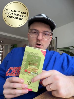 NEUE LIMITED EDITION 💚🍓🍫 LINDT TOKYO STYLE CHOCOLADE Sichere dir am 15.11. ab 10 Uhr im Lindt Home of Chocolate in Kilchberg eine der streng limitierten Lindt Tokyo Style Chocoladen. Vor Ort erwarten dich zudem @Noah Bachofen , ein hauseigener Matcha Stand und weitere Highlights. Wir freuen uns auf deinen Besuch! #lindtswitzerland #tokyostylechocolade #matcha #strawberrymatcha  NOUVELLE ÉDITION LIMITÉE 💚🍓🍫 LINDT TOKYO STYLE CHOCOLADE   Le 15 novembre à partir de 10 h, viens chercher l'un des Lindt Tokyo Style Chocolades en édition très limitée à la Lindt Home of Chocolate à Kilchberg. Sur place, tu trouveras également Noah Bachofen, un comptoir matcha et d'autres surprises. Nous nous réjouissons de ta visite !