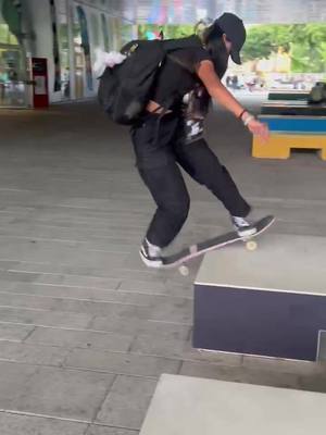 ホテル帰る前に🛹→🏨 #skategirl #スケボー女子 #fyp #08 #おすすめ 
