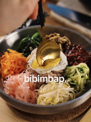 To make my Bibimbap EXTRA pretty today, I’m using the Tadafusa Hocho Kobo Santoku Blade, from @Knifewear #ad  #koreanfood #bibimbap #santoku #japaneseknife 