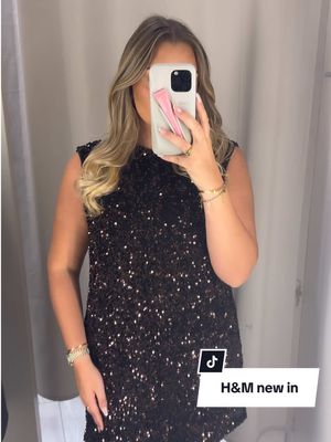 H&M in store today 🫶🏼🥰 #hm #handm #hmfashion #christmasparty #fashiontiktok 