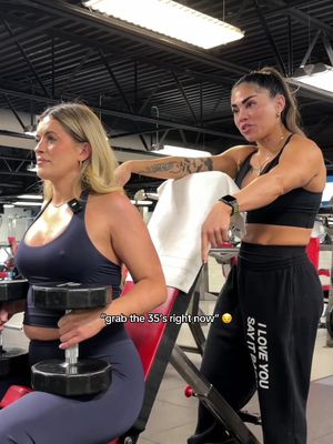OH we’re so back 💅🏼 UPPER BODY day baby !!!! oh how much I’ve missed these and you 😭🩷 @deeefernandez  4x5 db shoulder press 3x8 single arm db row 3x10 db chest press 3x10 pulldown 3x10 cable tricep pushdown 3x10 lateral raises #upperbodyworkouts #pregnancyworkout #workoutforwomen #upperbody #workoutwithme 