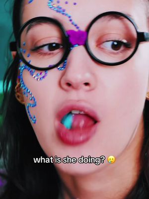 The chewing gum is in the hair! ⚠️ #humour #sketch #hacks #omg 