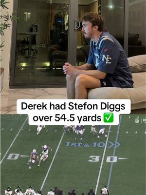 WHAT A WAY TO START THE WEEK 👏 #PATRIOTS #NFL #stefondiggs 