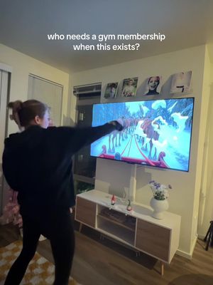 Immersive workouts are the new thing I hear 😅 #immersiveworkout #immersivewarmup 