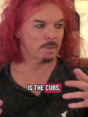 What happens in Chicago… Listen to the full episode with comedian @Carrot Top out now on ‘Go With Your Palate’ podcast.
