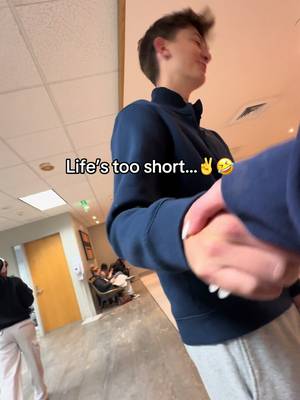 HAHAHHA bruh😂😭😭………. #freewill #omg #library #lmaooo #awkward? 