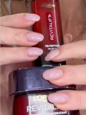 Kelly Ripa gets unready and shares her two step routine for quenched skin. Products: Revitalift Triple Power Age-Defying Serum and Revitalift Triple Power Anti-Aging Face Moisturizer #LOrealParis #WinterSkincare #LOrealParisSkincare