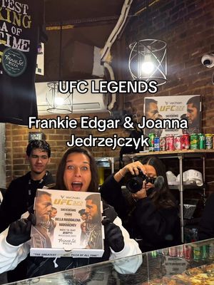 UFC LEGENDS Frankie Edgar & Joanna Jedrzejczyk, stopped by Prince St. Pizza NYC to sling pizzas! Come taste Dana White’s “Greatest F*cking Pizza Of All Time” and grab exclusive Prince St. × UFC merch while it lasts. #UFC #ufc_mma_sport #ufcedit #joannajedrzejczyk #frankieedgar 