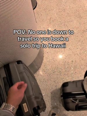 Hawaii for a few days. What do you guys recommend doing here?! #fyp #solotravel #sololeveling #hawaii #honolulu 