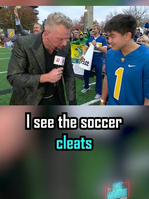WHAT A GLORIOUS SCENE THIS MAN IS WEARING SOCCER CLEATS HE HAS NEVER KICKED BEFORE ONE KICK FOR ONE MILLION DOLLARS @Pitt Panthers @College GameDay  #CollegeGameDay #pittfootball #pittsburgh #patmcafee #thepatmcafeeshow 