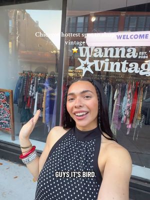 One of Chicagos hottest spots to shop vintage ⭐️  #chicago #vintage #fy #vintageshopping #wickerpark 