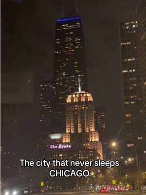 This drive on lake shore drive never gets old #chicagotiktok #chicagoskyline #nighttime #windycity 
