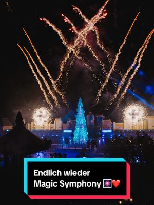 Wenn die ersten Töne die Winterluft erfüllen und dein Herz vor Freude hüpft 💓– das ist Magic Symphony 🎆✨ Eine Show voller Magie, Lichterglanz und Gänsehaut, die dir noch lange in Erinnerung bleibt.😍 Wer muss die beste Show* mit euch zusammen erleben? ♥️❄️ #Wintertraum #MagicSymphony #Phantasialand #fyp #phantasialandwintertraum *Parkscout Publikums Award 2024/2025