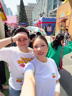 #PQReview Disneyland มาที่ไทยแล้ววว ลานด้านหน้า #Centralworld 🥳 พาไปดูโซนๆต่างๆและโซนที่คนต่อแถวเยอะมากคือบ้าน stitch เผื่อใครอยากรู้ว่ามีอะไรในนั้นแต่ไม่มีเวลาต่อแถว ตามมาดูได้เลยค่ะ😊 @mrquestse  #TheMagicalStarsatCentralWorld #CTWmagicalstars2025  #CentralPattana  