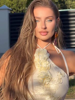 Elegance in soft cream and white colors ⚜️ #dress #oldmoney #elegance #elegant #fashion 